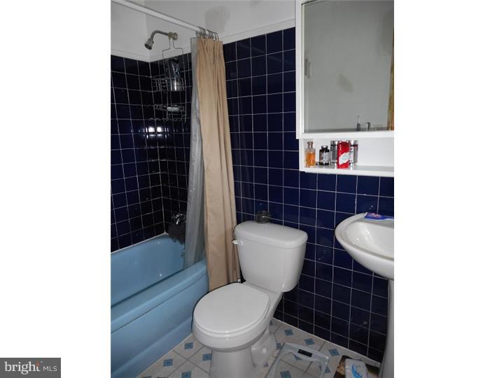 14 Scarlet Oak Road Levittown, PA 19056 - Photo 13 of 17 Bathroom