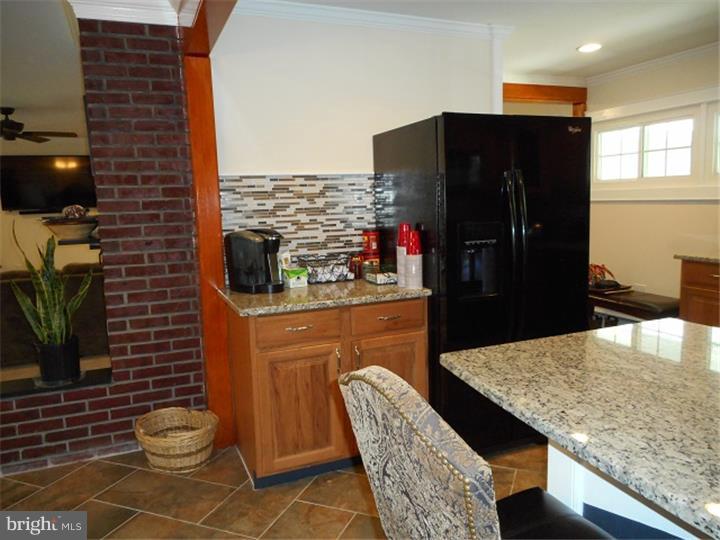14 Scarlet Oak Road Levittown, PA 19056 - Photo 7 of 17 Kitchen