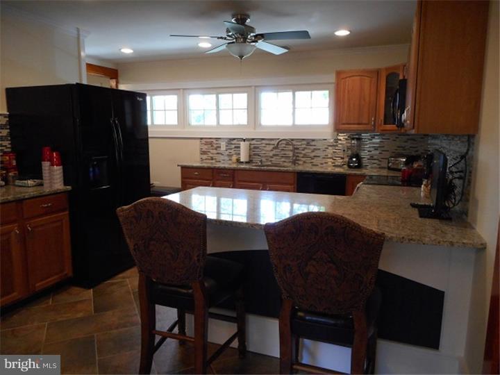 14 Scarlet Oak Road Levittown, PA 19056 - Photo 8 of 17 Kitchen