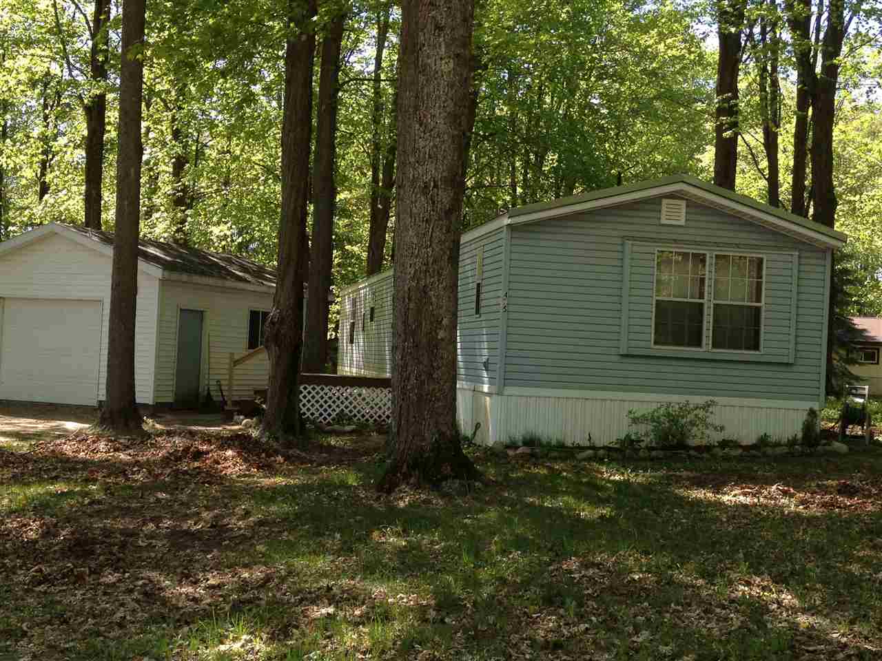 475 Autumn Road Cadillac, MI 49601 - Photo 2 of 13 1796545-1.JPG