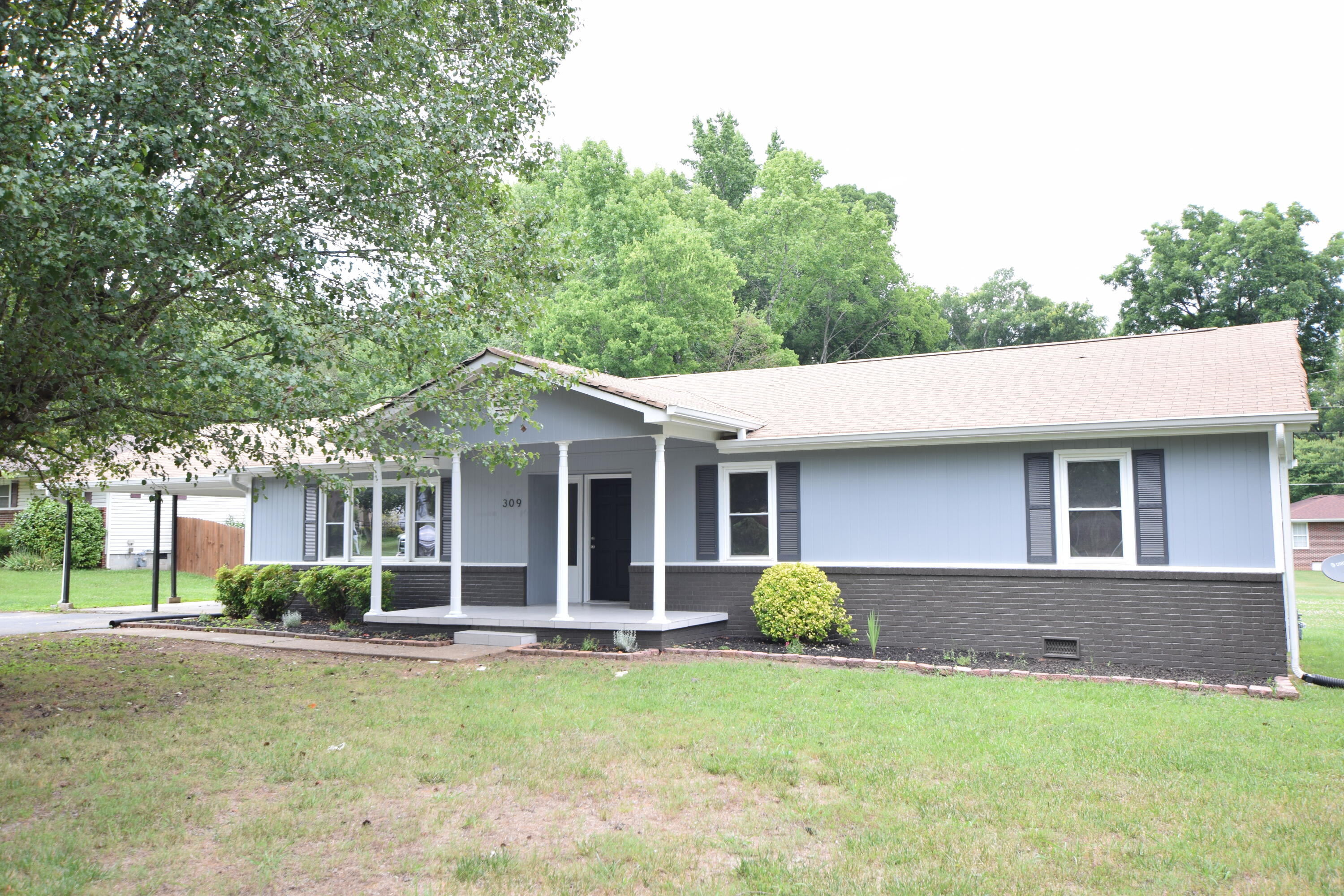 309 Browntown Road Chattanooga, TN 37415 - Photo 1 of 12 DSC_0477