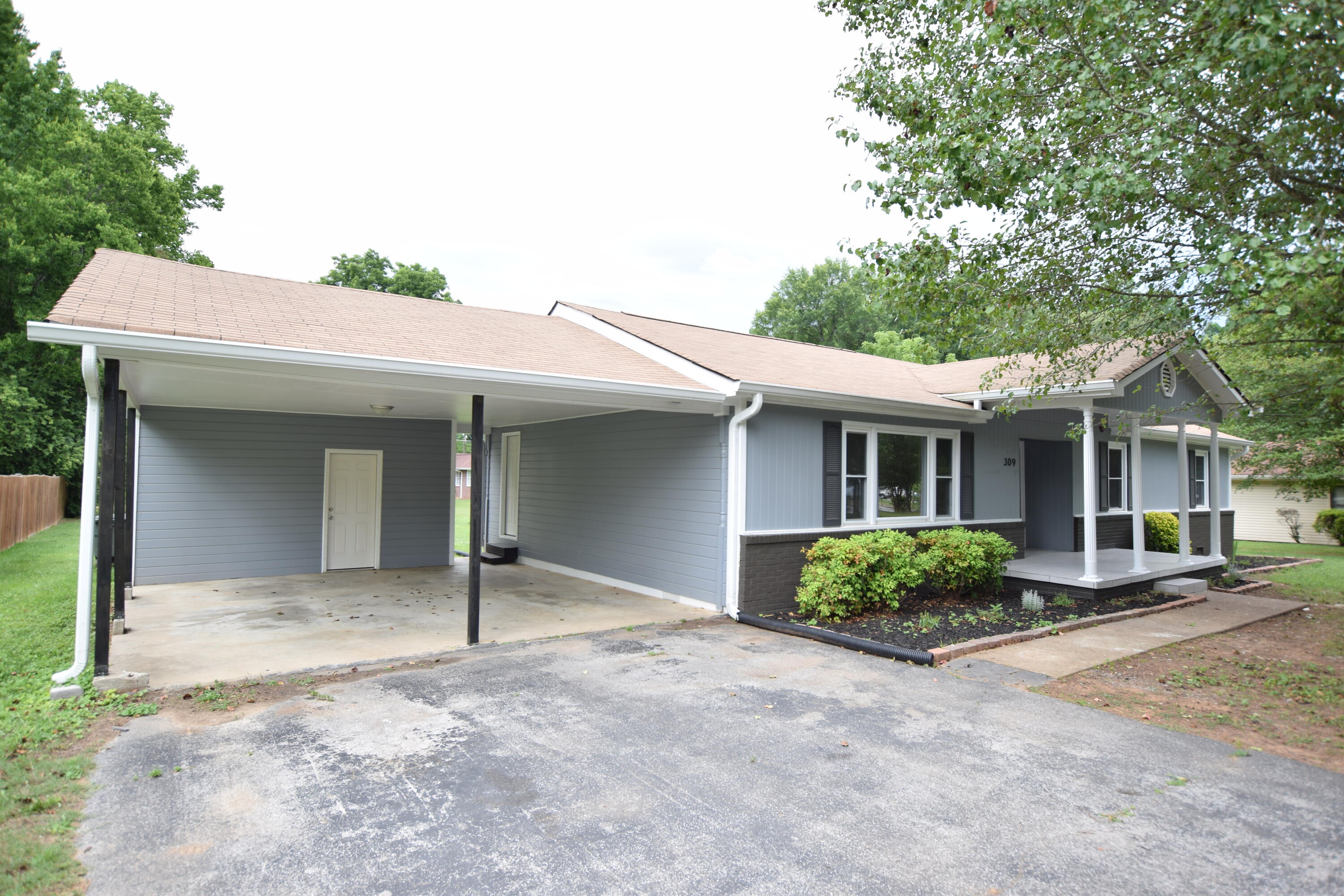 309 Browntown Road Chattanooga, TN 37415 - Photo 2 of 12 DSC_0478