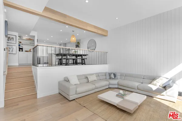 $6,345 | 4350 Glencoe Avenue, Unit 2, Marina del Rey, CA 90292