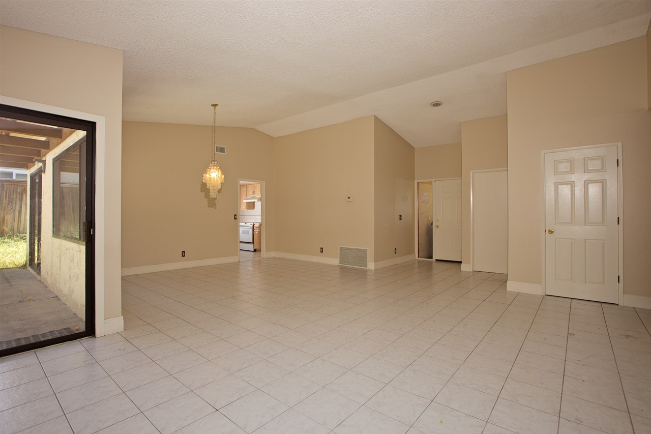 852 Willow Tree Lane Fallbrook, CA 92028 - Photo 11 of 22 Gallery Image 11