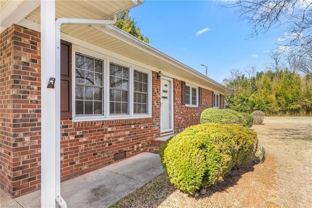 607 West Lebanon Road Mebane, NC 27302 - Photo 4 of 31