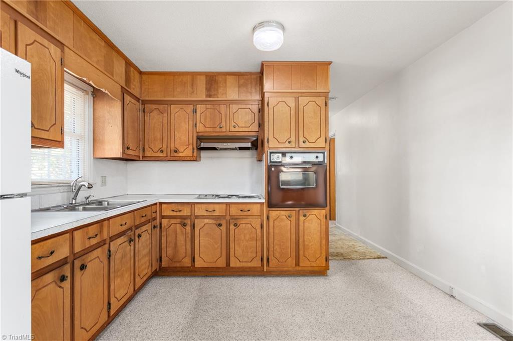 607 West Lebanon Road Mebane, NC 27302 - Photo 10 of 31