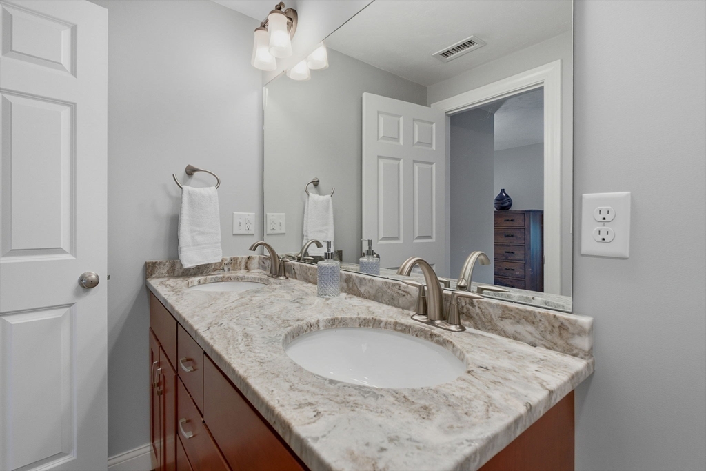 161 Broad Street, Unit 2 Hudson, MA 01749 - Photo 19 of 32