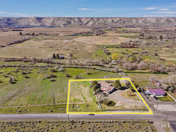 $549,900 | 2755 South 900 East, Hagerman, ID 83332