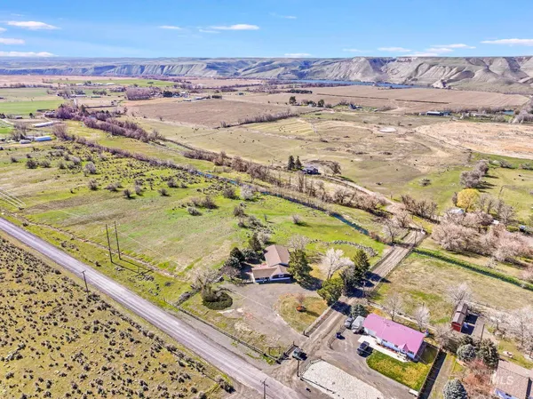 $549,900 | 2755 South 900 East, Hagerman, ID 83332