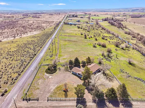 $549,900 | 2755 South 900 East, Hagerman, ID 83332