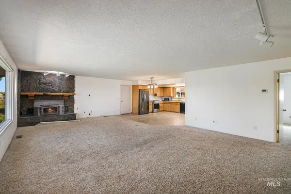 $549,900 | 2755 South 900 East, Hagerman, ID 83332