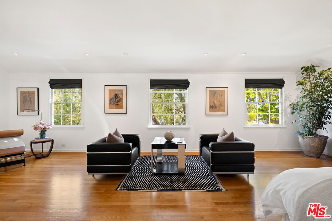 10339 Glenbarr Avenue Los Angeles, CA 90064 - Photo 13 of 22