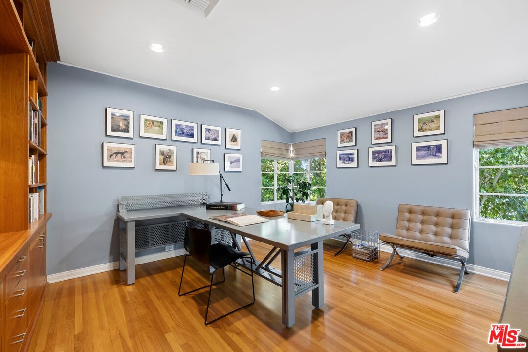 10339 Glenbarr Avenue Los Angeles, CA 90064 - Photo 16 of 22