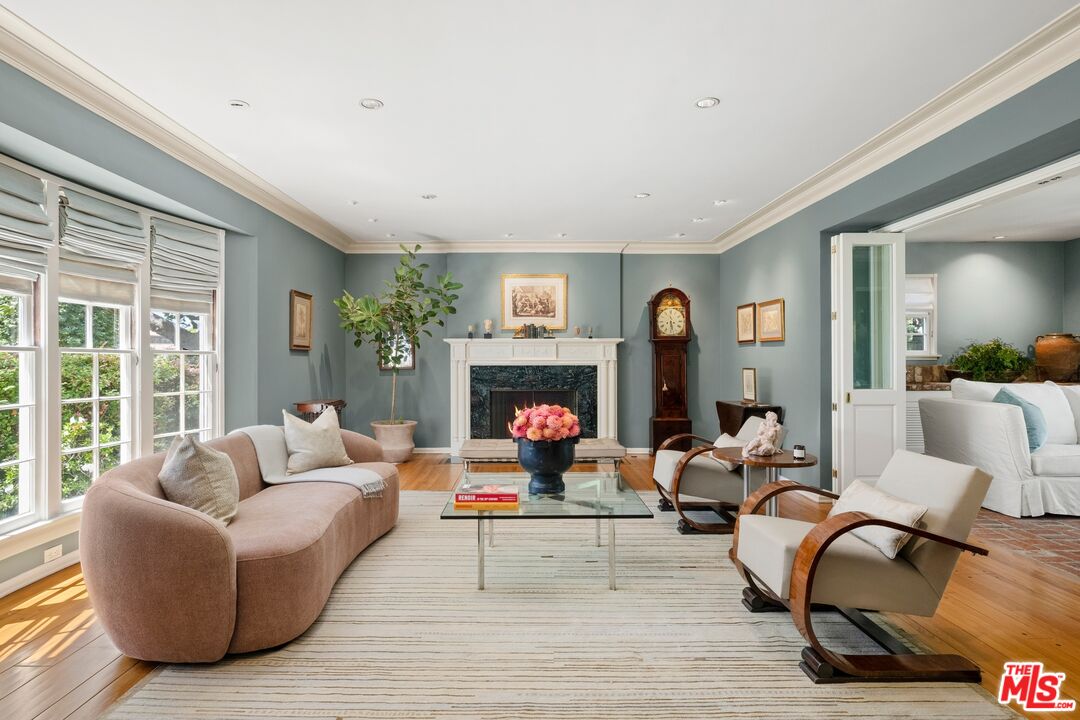 10339 Glenbarr Avenue Los Angeles, CA 90064 - Photo 2 of 22