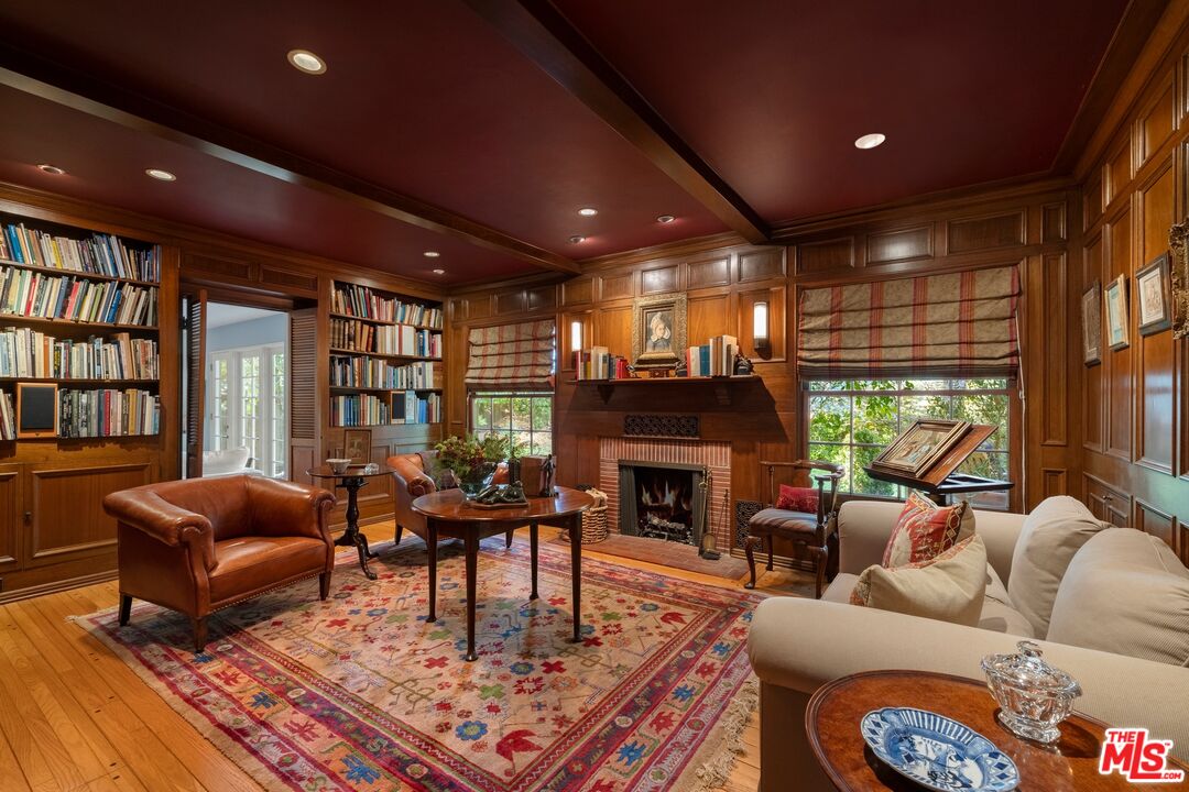 10339 Glenbarr Avenue Los Angeles, CA 90064 - Photo 4 of 22