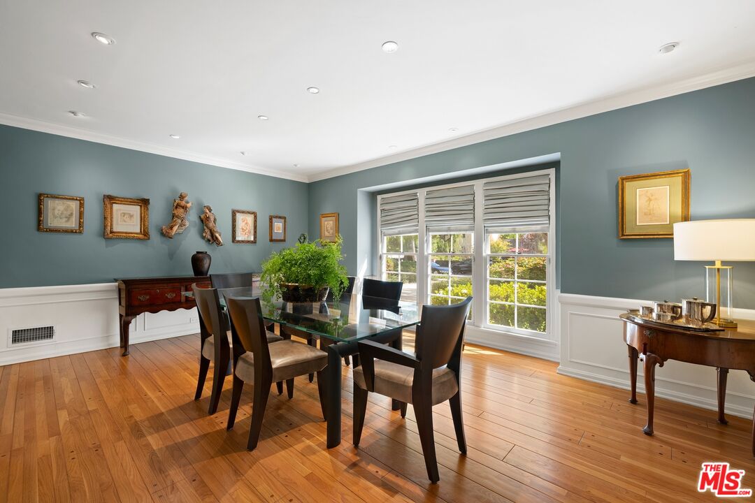 10339 Glenbarr Avenue Los Angeles, CA 90064 - Photo 5 of 22