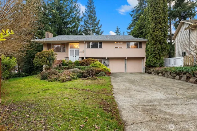 $4,300 | 14733 Northeast 4th Place, Bellevue, WA 98007