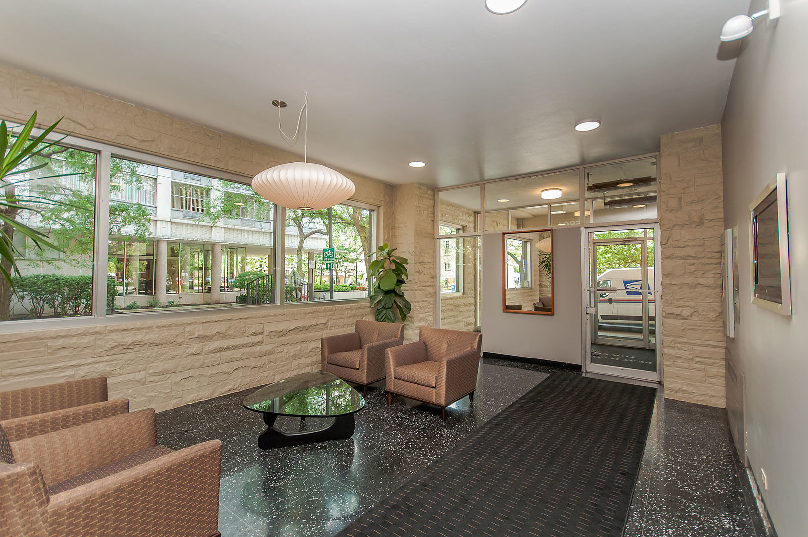 5801 North Sheridan Road, Unit 7D Chicago, IL 60660 - Photo 30 of 34 Gallery Image 30