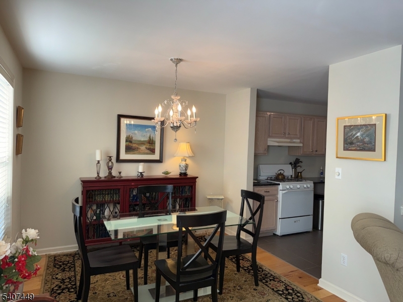 37 Chanda Court Clifton, NJ 07012 - Photo 4 of 12