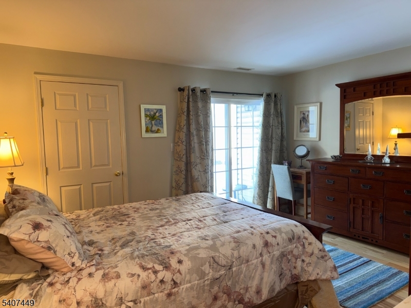 37 Chanda Court Clifton, NJ 07012 - Photo 8 of 12