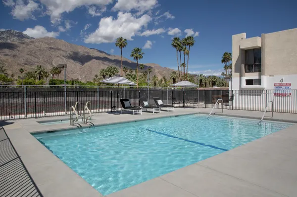 $2,050 | 1400 East Palm Canyon Drive, Unit 217, Palm Springs, CA 92264