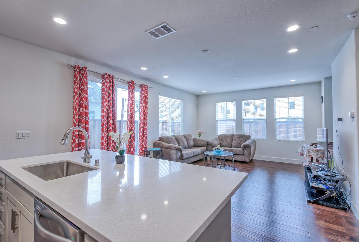 37922 Spring Tide Road Newark, CA 94560 - Photo 6 of 48 Gallery Image 6