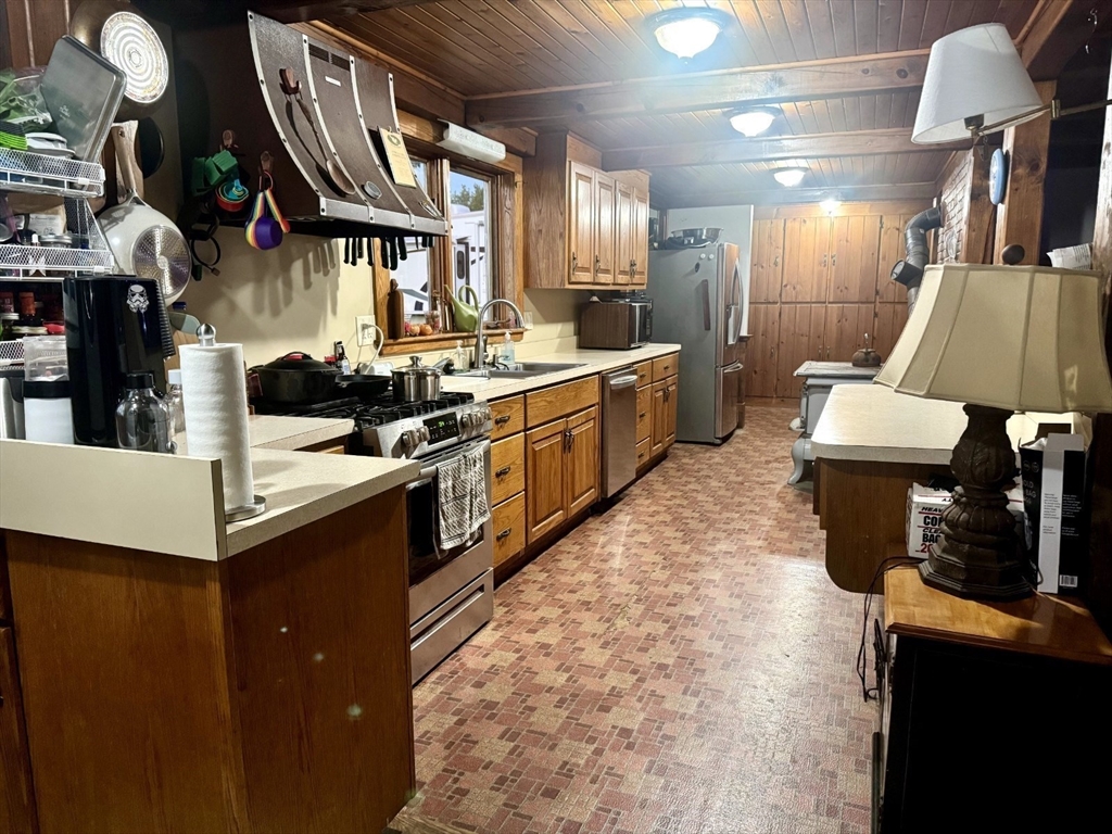 233 Ragged Hill Road West Brookfield, MA 01585 - Photo 23 of 28