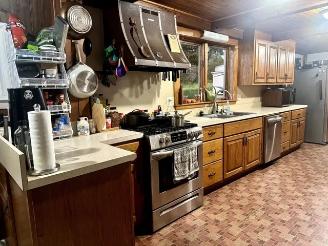 $1,750,000 | 233 Ragged Hill Road, West Brookfield, MA 01585