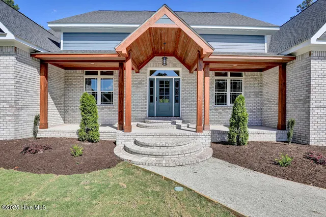 $1,225,000 | 406 Compass Point, Hampstead, NC 28443