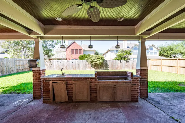 $390,000 | 9611 Sage Dock Court, Houston, TX 77089