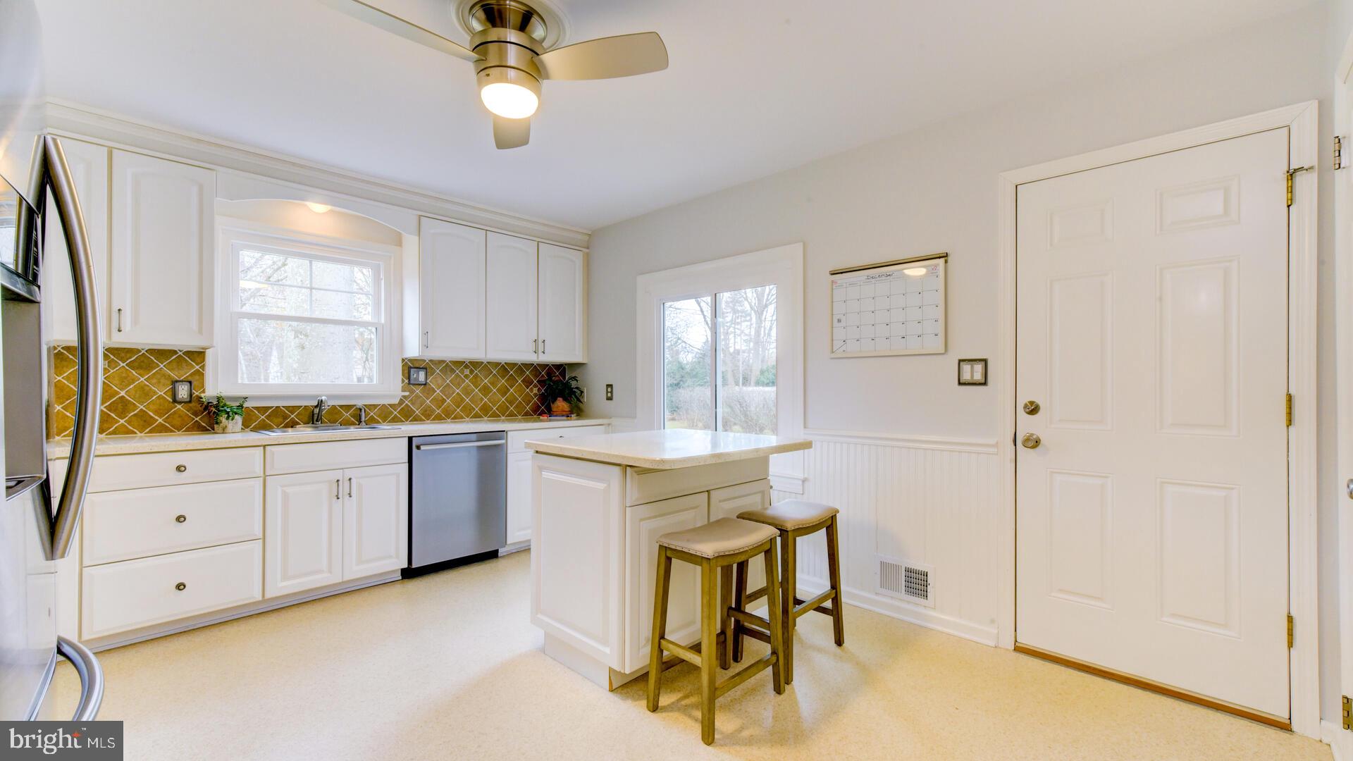 4 Sutton Lane Princeton Junction, NJ 08550 - Photo 11 of 39 Kitchen