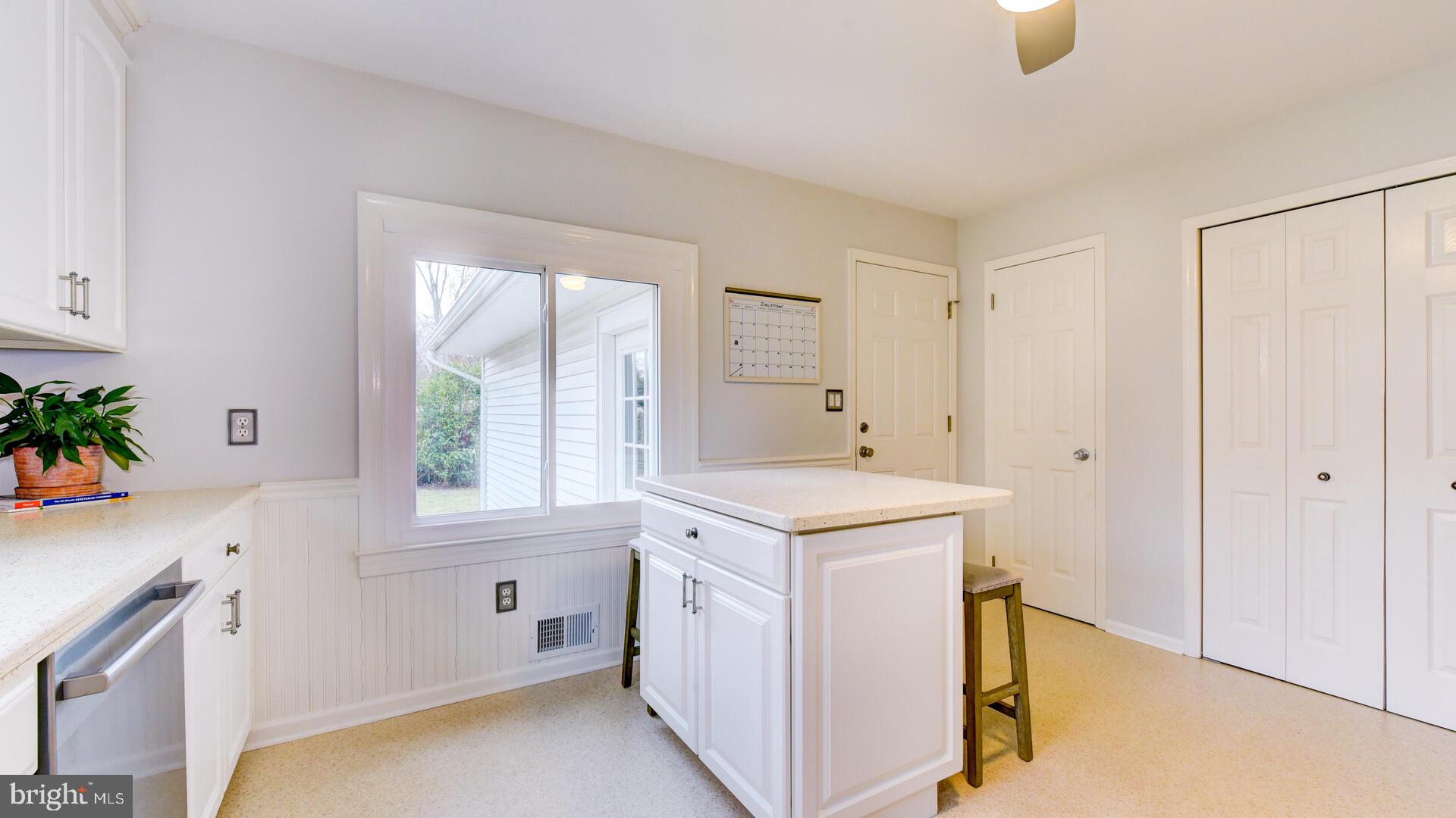 4 Sutton Lane Princeton Junction, NJ 08550 - Photo 14 of 39 Kitchen