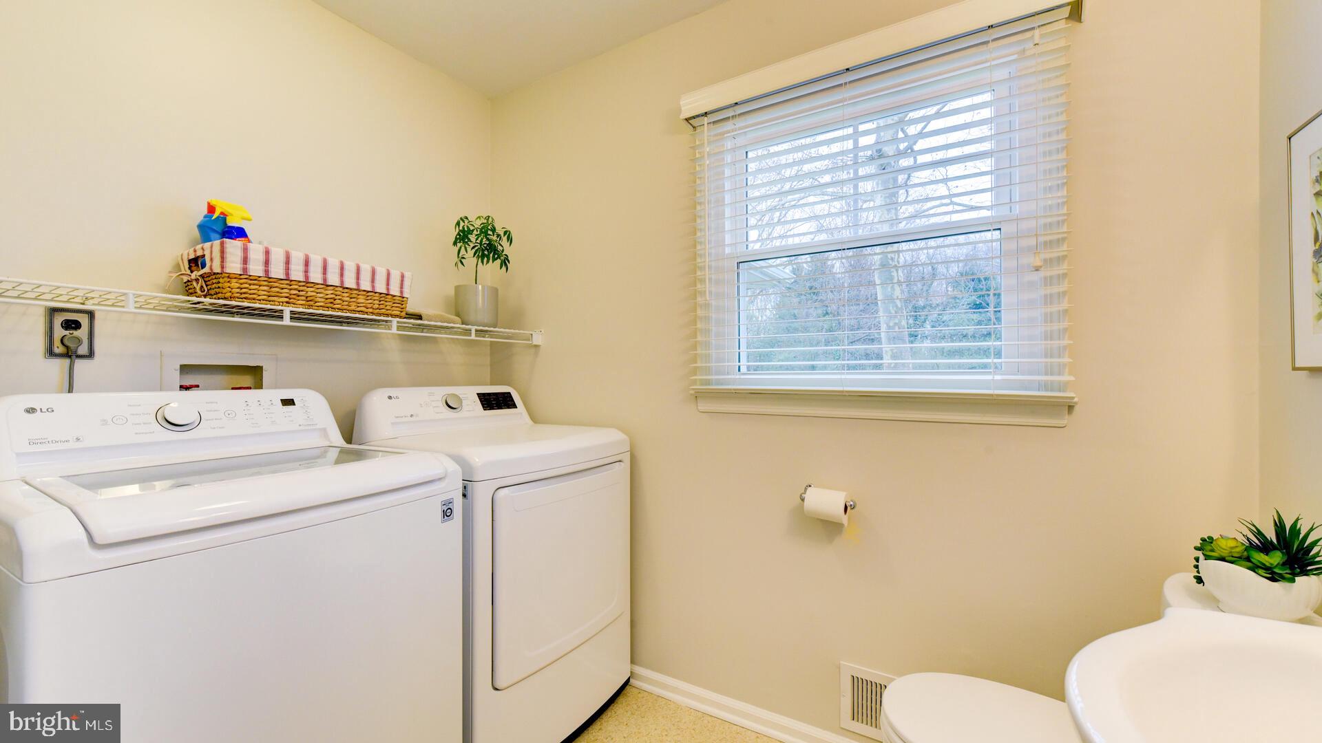 4 Sutton Lane Princeton Junction, NJ 08550 - Photo 23 of 39 Powder/Laundry Room