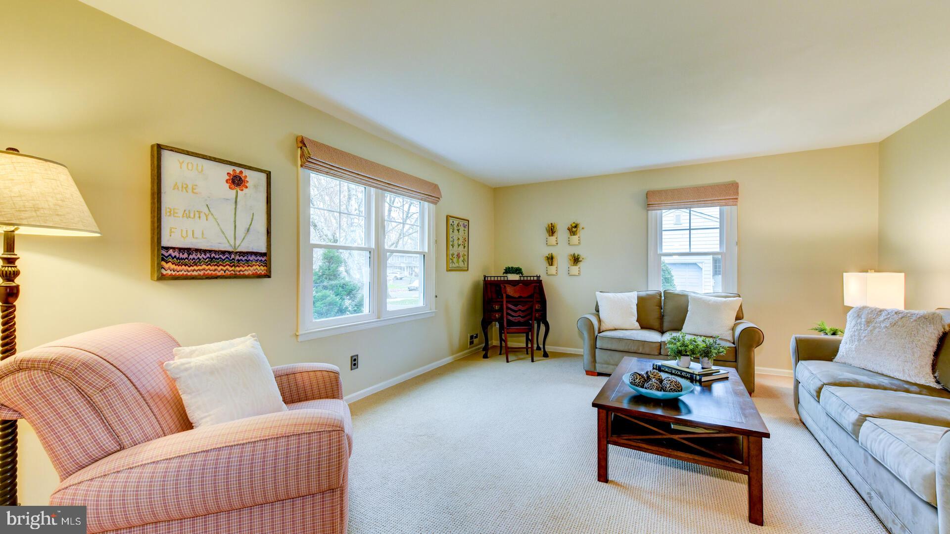 4 Sutton Lane Princeton Junction, NJ 08550 - Photo 7 of 39 Living Room
