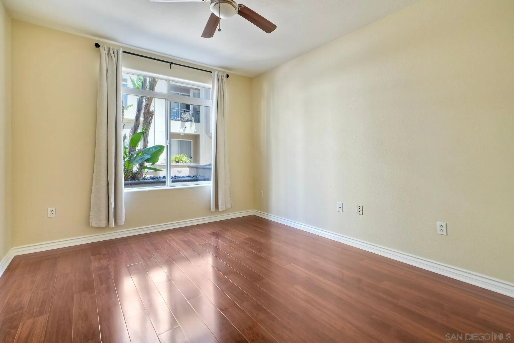 9253 Regents Road, Unit A110 La Jolla, CA 92037 - Photo 18 of 36 Primary Bedroom