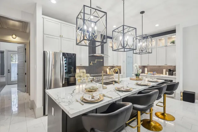 $419,000 | 3512 Cobb Street, Houston, TX 77004