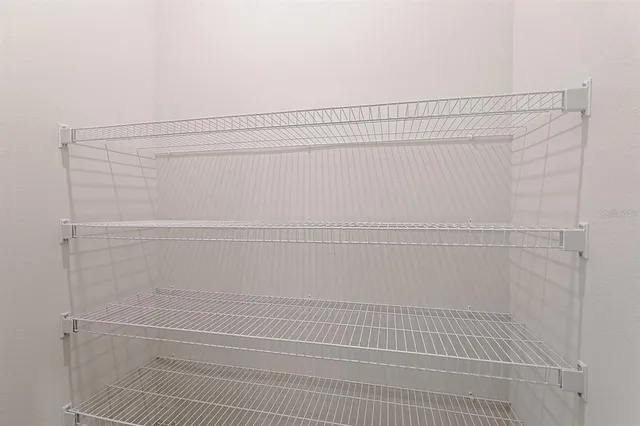 $3,950 | 1420 Lakefront Drive, Unit TH111, Sarasota, FL 34240