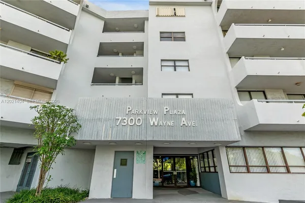$2,300 | 7300 Wayne Avenue, Unit 514, Miami Beach, FL 33141