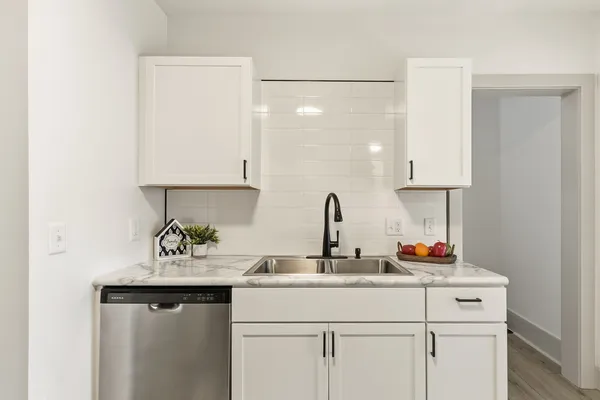 $179,900 | 4118 10th Avenue, Moline, IL 61265