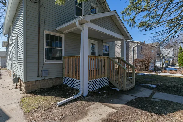 $179,900 | 4118 10th Avenue, Moline, IL 61265