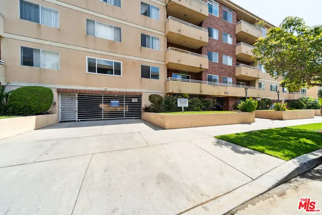 $3,900 | 1508 Greenfield Avenue, Unit 206, Los Angeles, CA 90025