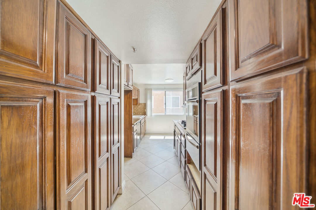 1508 Greenfield Avenue, Unit 206 Los Angeles, CA 90025 - Photo 8 of 31