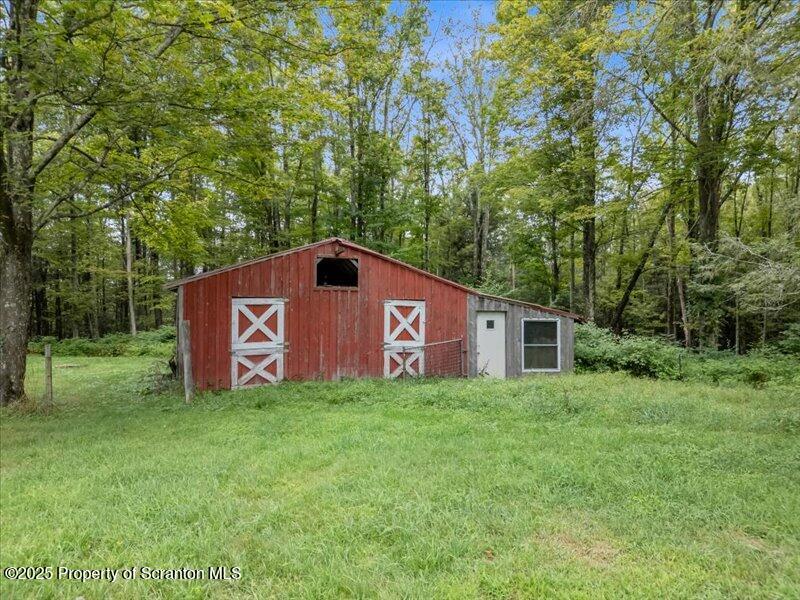1777 Highway 2002 Nicholson, PA 18446 - Photo 6 of 52 Barn w/stalls
