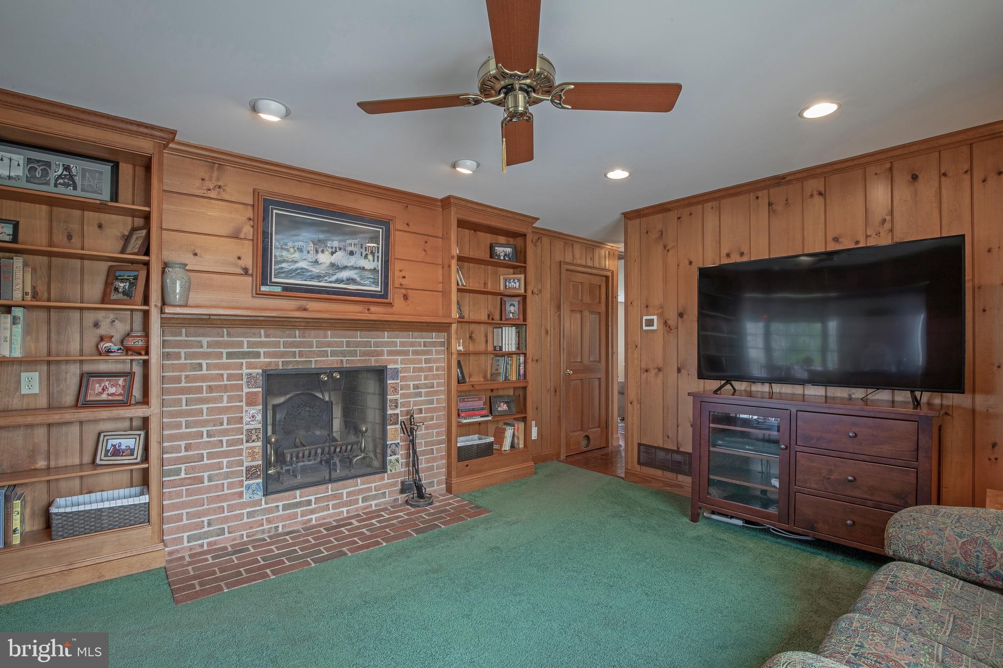 280 King Road Doylestown, PA 18901 - Photo 27 of 50 Wood Firplace and built ins - Country Comfort!