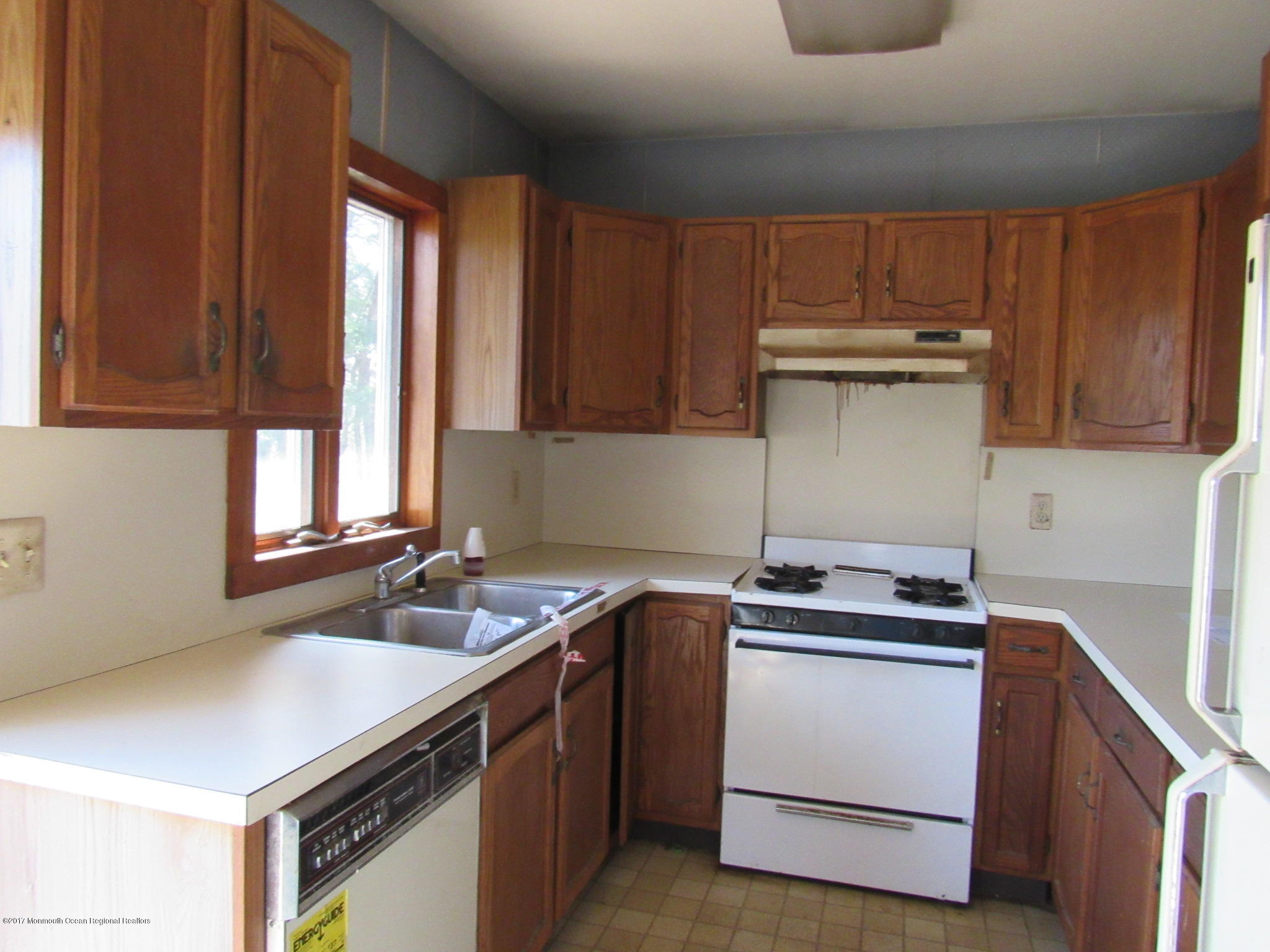 508 Couse Road Neptune Township, NJ 07753 - Photo 5 of 8 IMG_3981