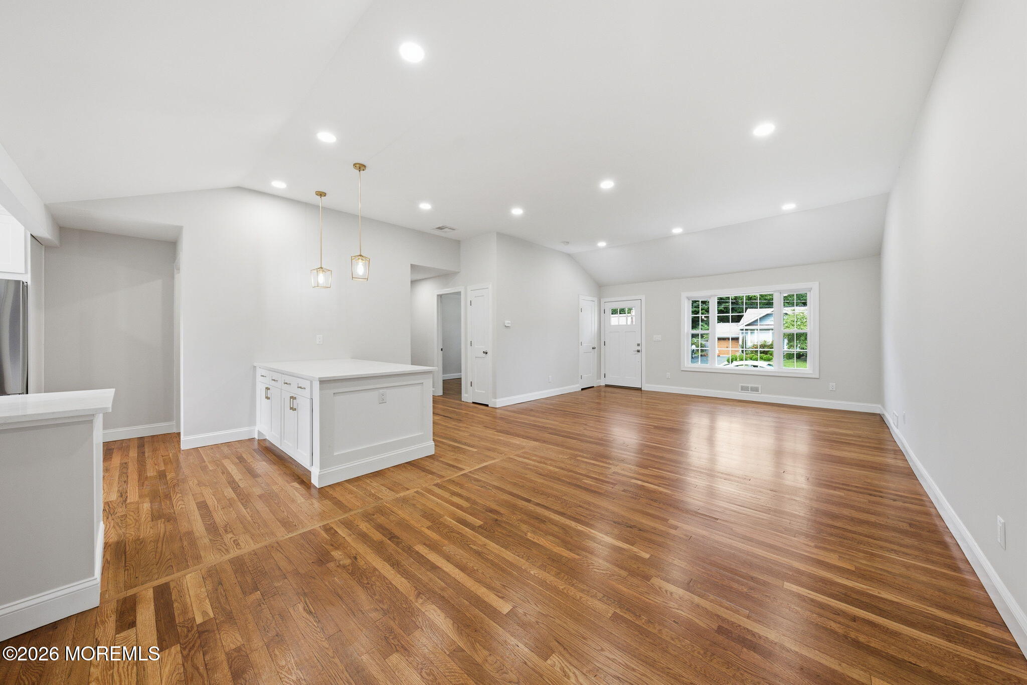 312 Edgemoor Road Belford, NJ 07718 - Photo 4 of 39 6-web-or-mls-TPL-05