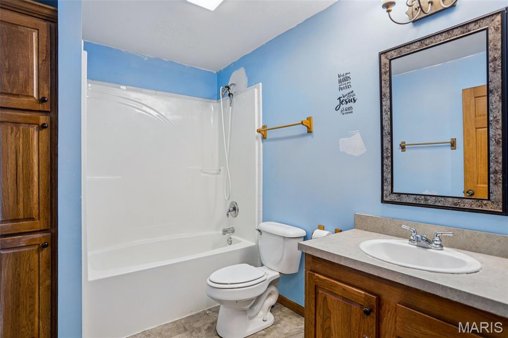 1518 Old Ripley Road Sorento, IL 62086 - Photo 29 of 57