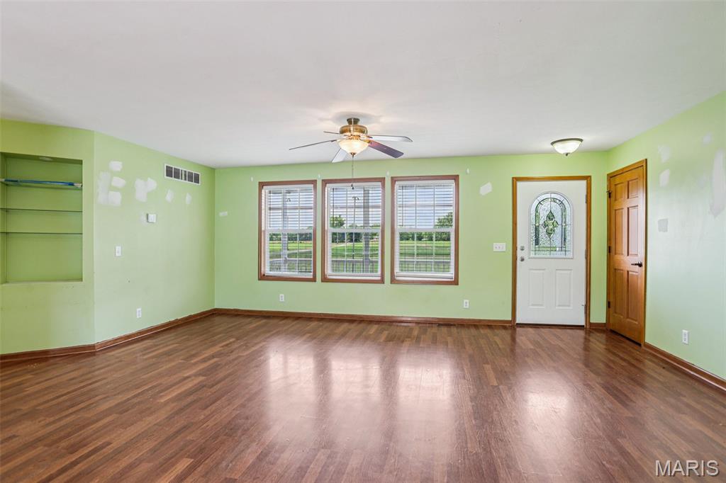 1518 Old Ripley Road Sorento, IL 62086 - Photo 7 of 57