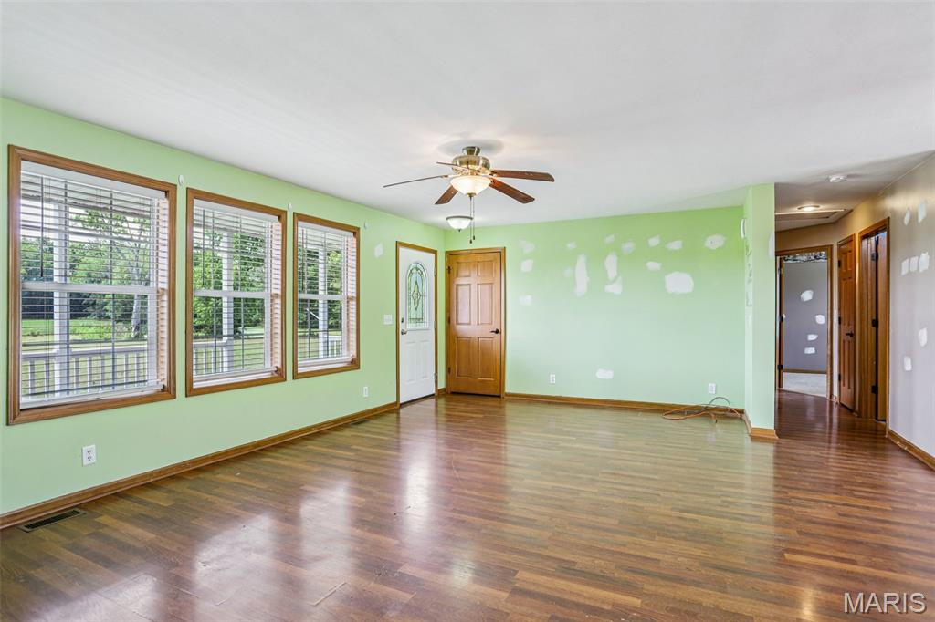 1518 Old Ripley Road Sorento, IL 62086 - Photo 8 of 57