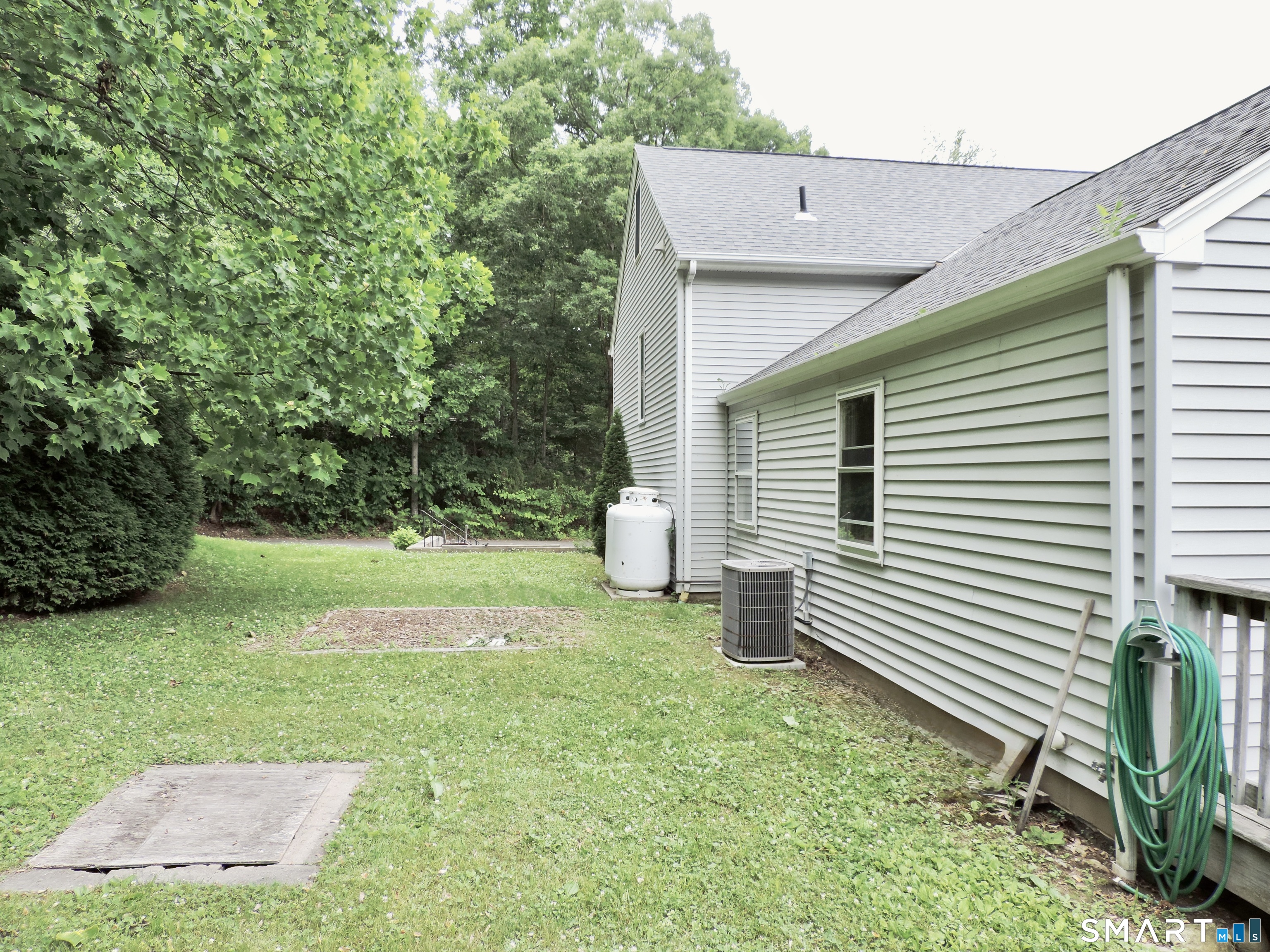 20 Bailey Road East Haddam, CT 06423 - Photo 8 of 37 Back of Hom behind deck